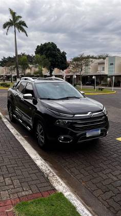 FIAT TORO 2.0 16V TURBO DIESEL RANCH 4WD AT9 FIAT TORO 2.0 16V TURBO DIESEL RANCH 4WD AT9